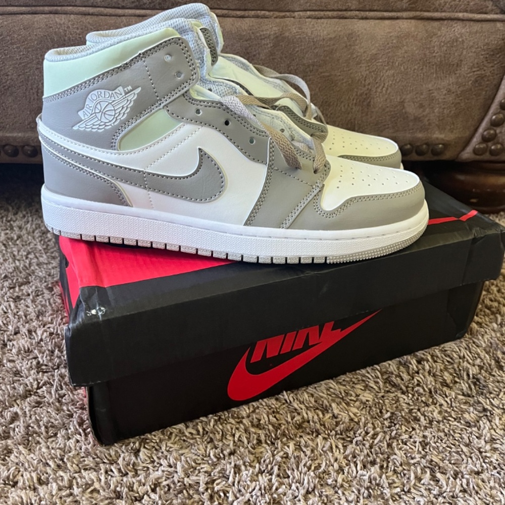 Shoes - Picture 6 of 6